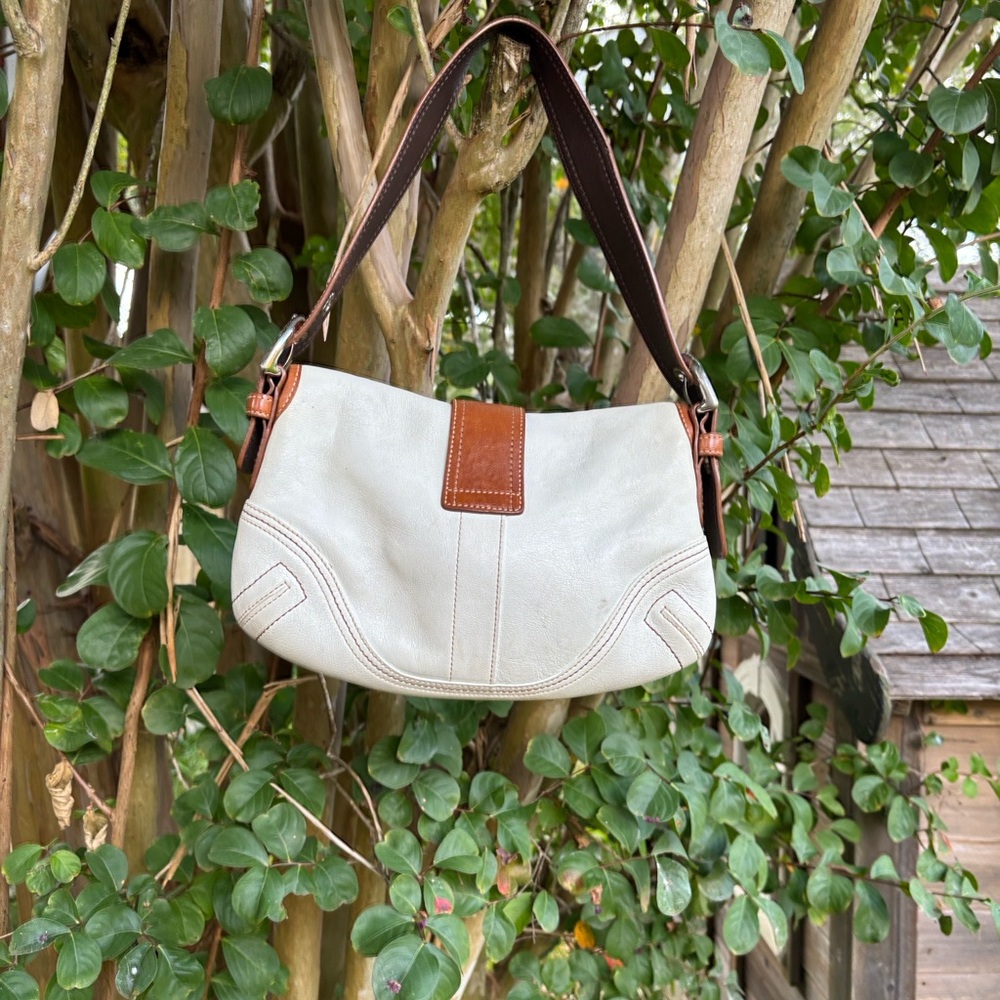 Coach Cream and Tan Shoulder Bag - Picture 10 of 12